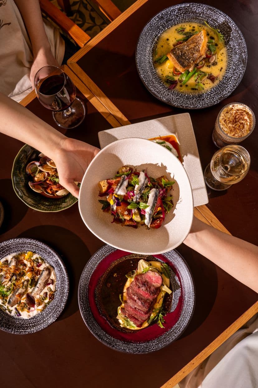 La Lola Restaurant 2