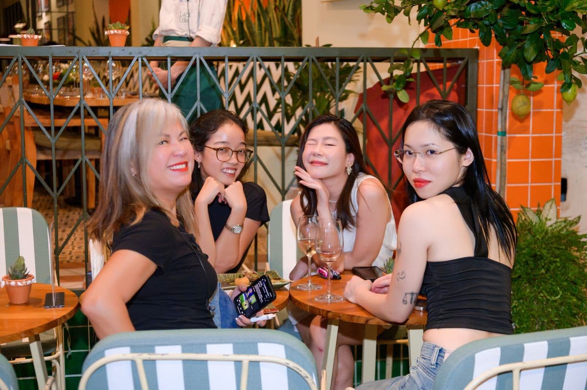 Guests enjoying La Lola Saigon Mediterranean restaurant - 4